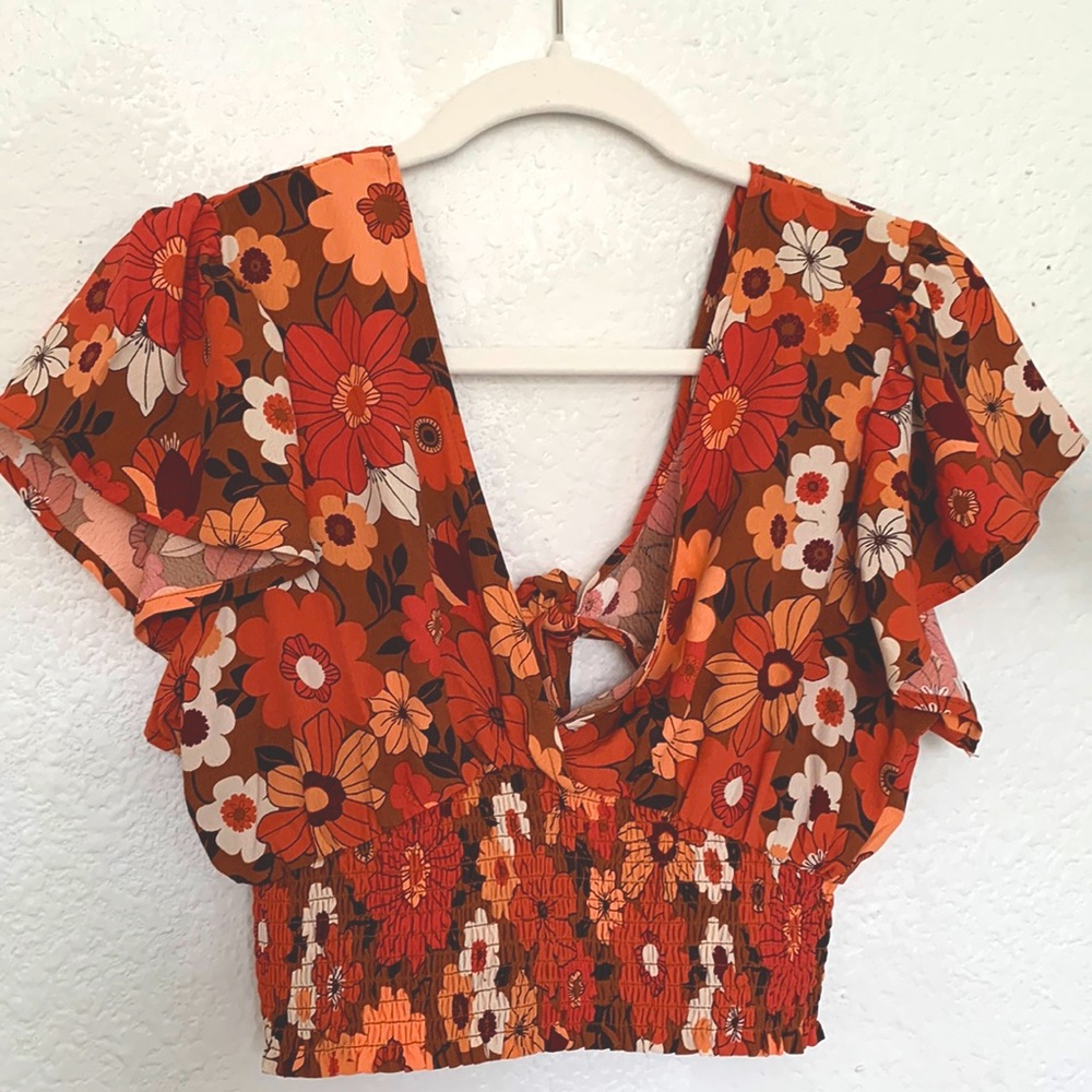 Flutter sleeve floral crop top
